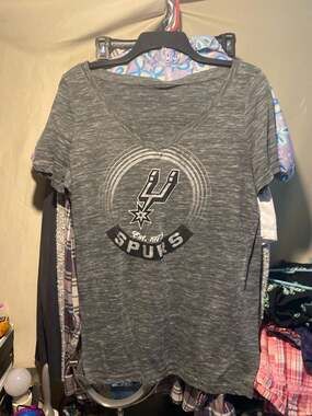 San Antonio Spurs Women's V-Neck Logo Heathered Gray T-Shirt